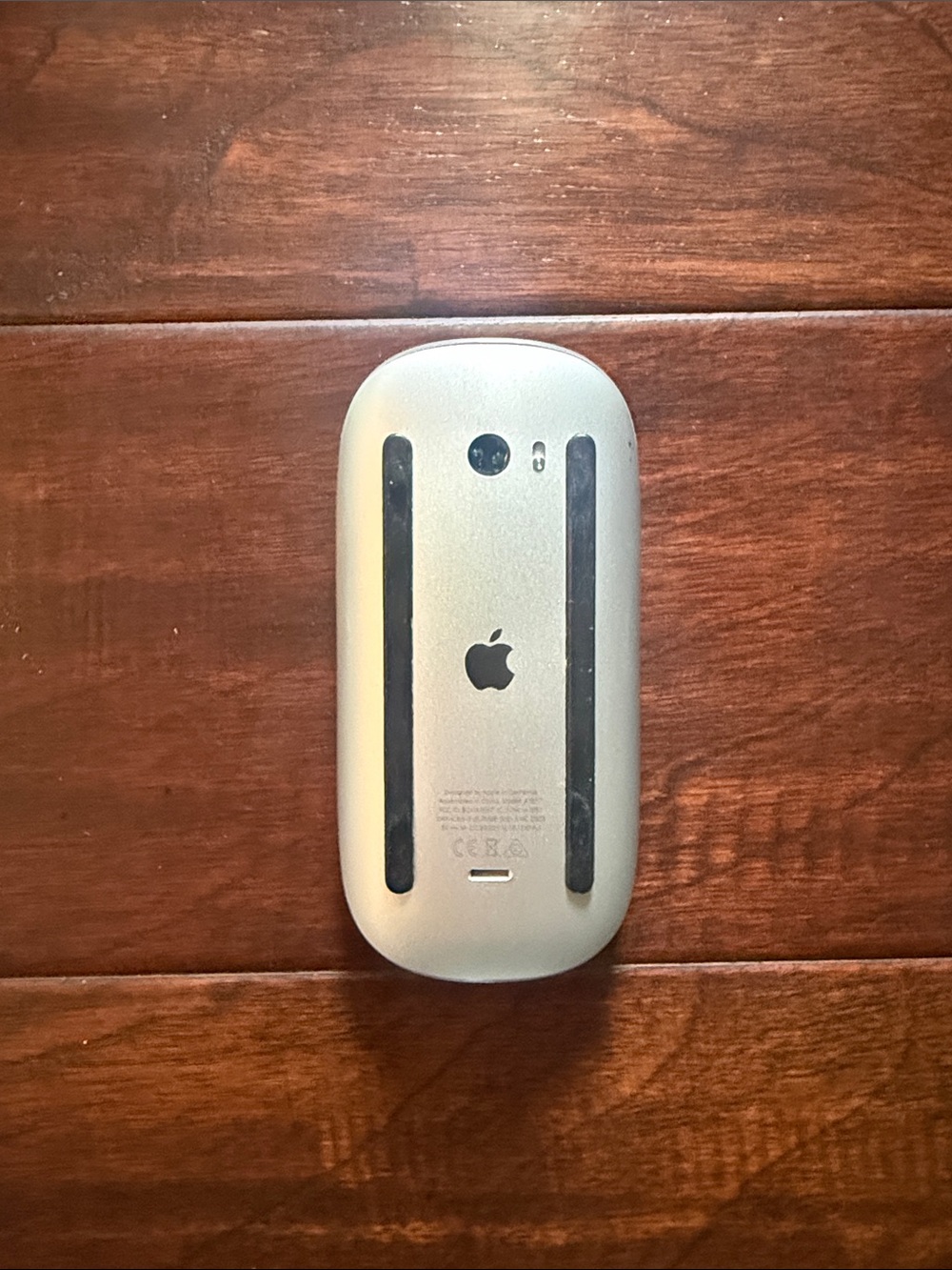 Apple Magic Mouse (A1657) White Touch Mouse with Gloss Finish - Picture 2 of 2